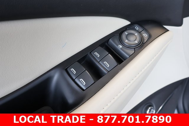 Used 2019 Buick Enclave Essence image 11
