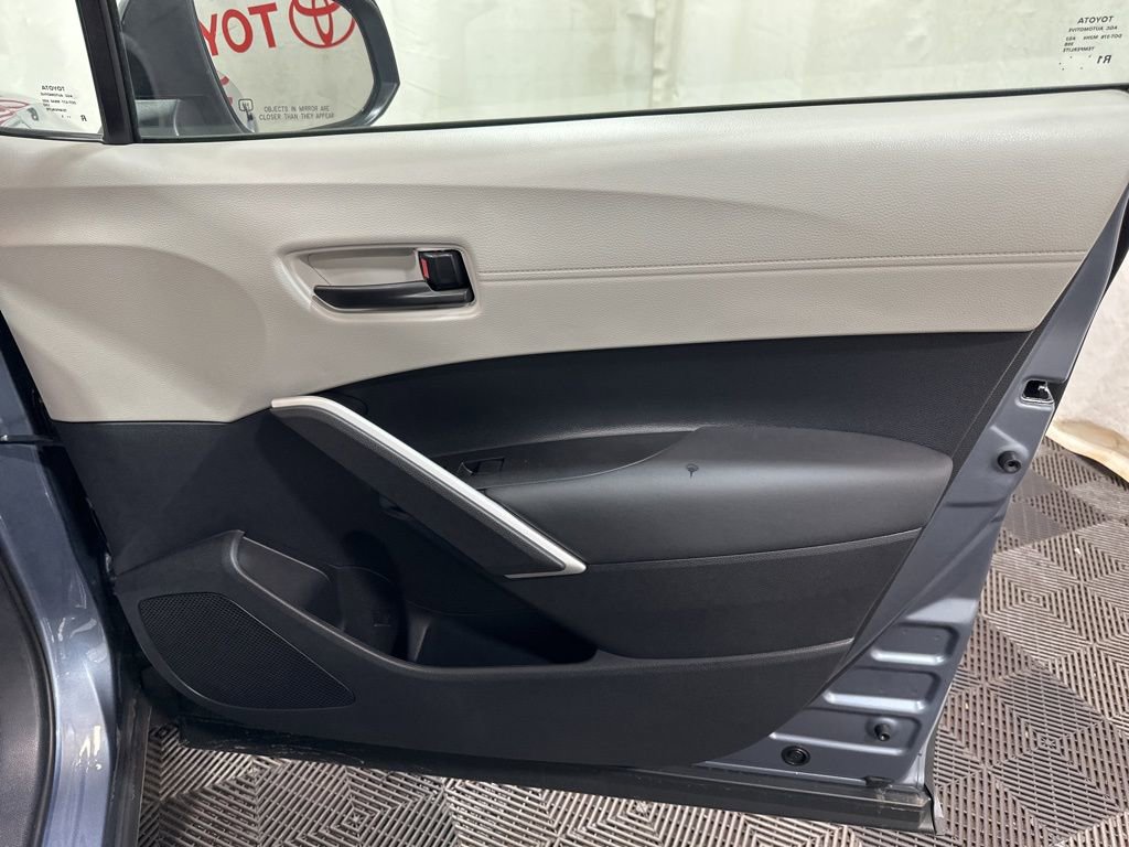 Used 2026 Toyota Corolla Cross L image 11