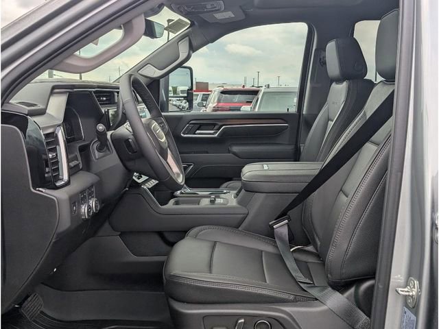 New 2025 GMC Sierra 3500 Denali w/ Denali Reserve Package image 16