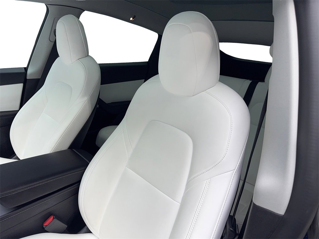 Used 2022 Tesla Model Y Long Range image 26