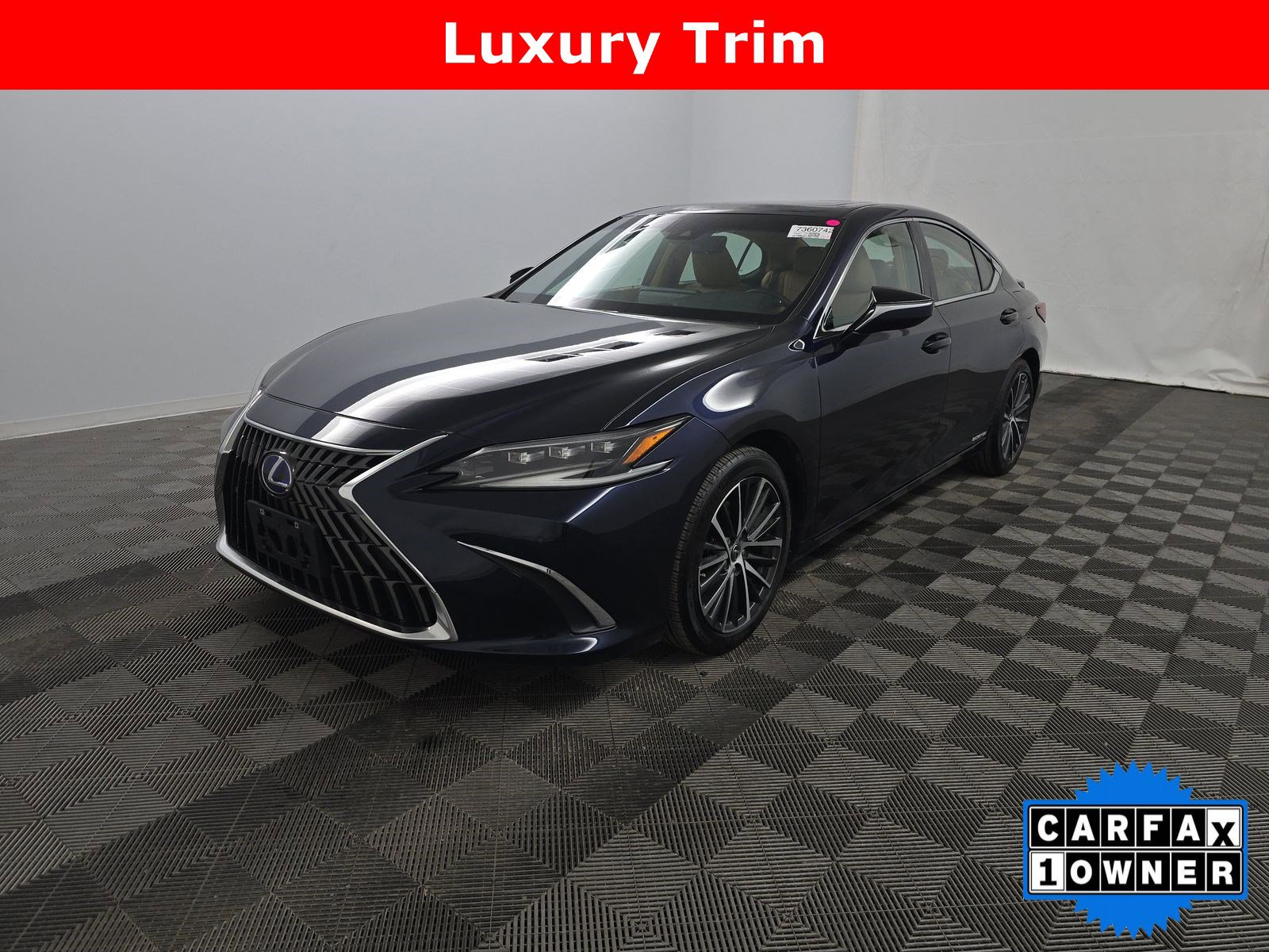 Used 2022 Lexus ES 300h w/ Luxury Package