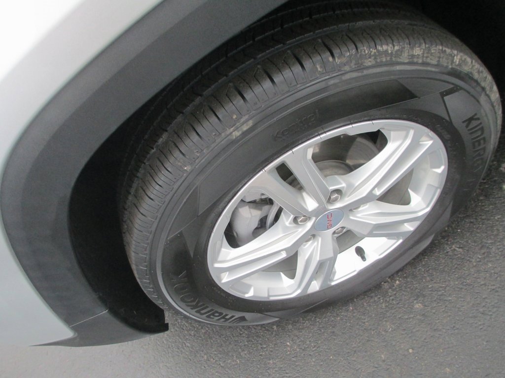 Used 2022 GMC Terrain SLE w/ Driver Convenience Package image 11