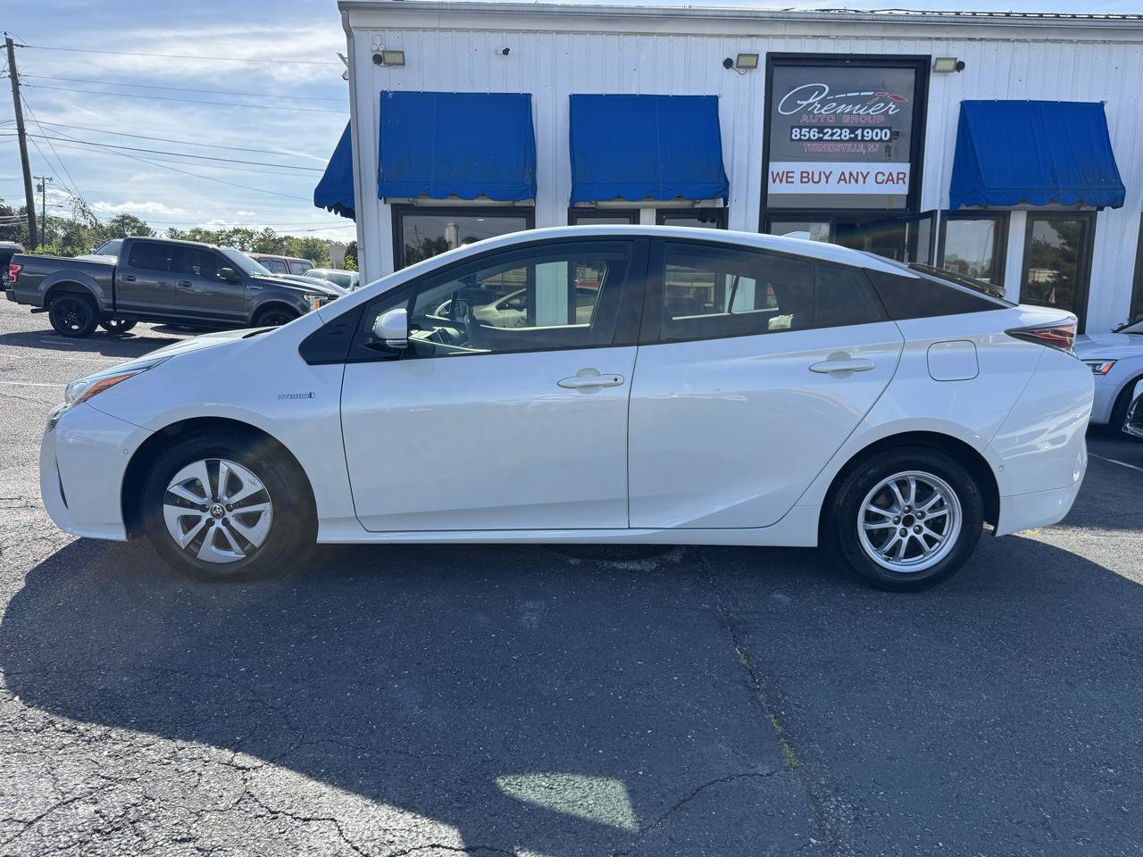 Used 2018 Toyota Prius Two w/ Prius Two Safety Plus Package FWD image 8