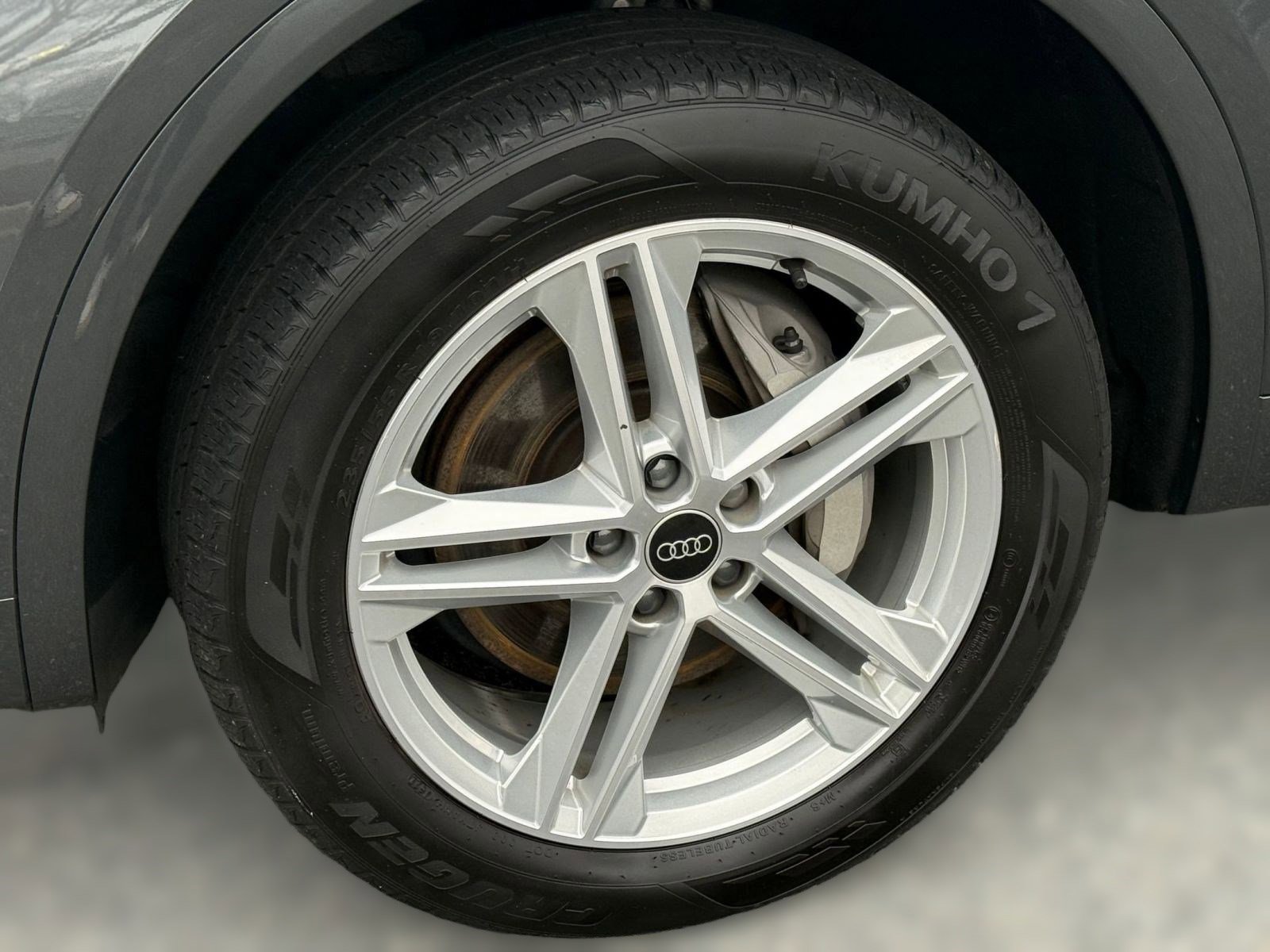 Used 2023 Audi Q5 e Premium w/ Convenience Package image 12