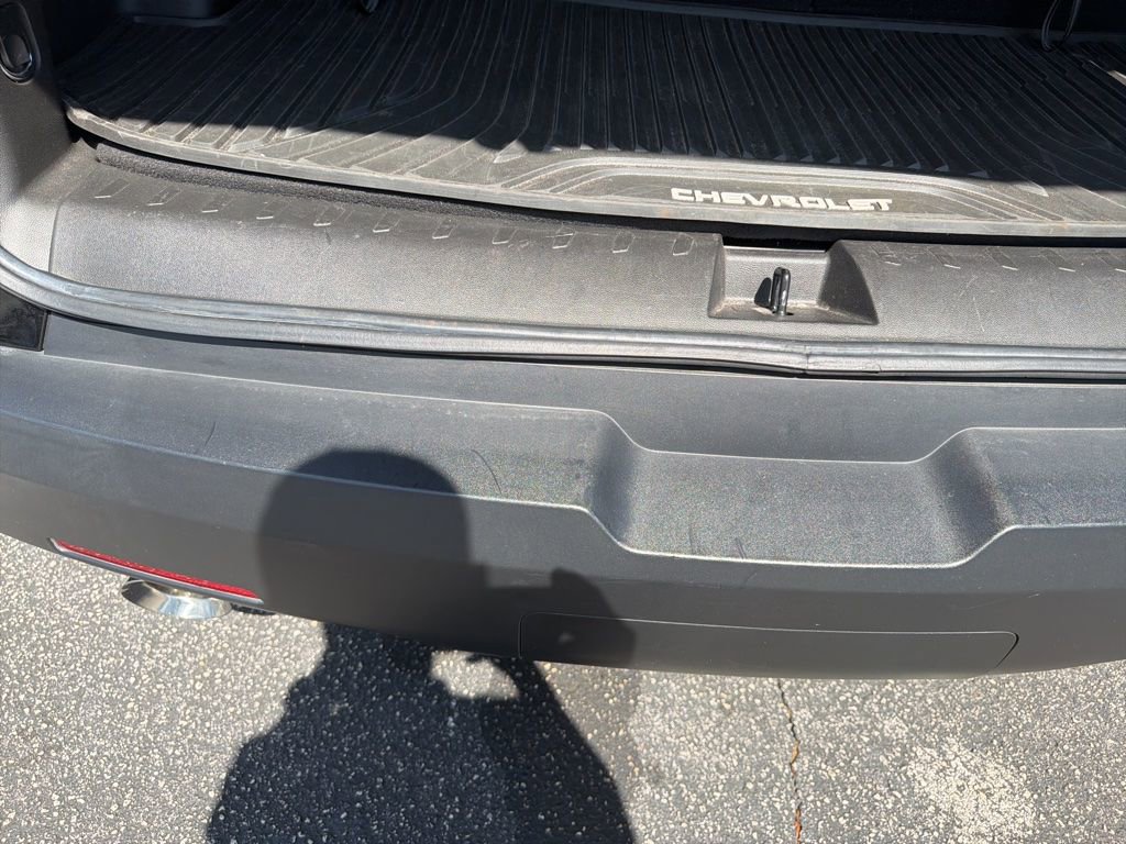 Used 2023 Chevrolet Traverse RS FWD image 17