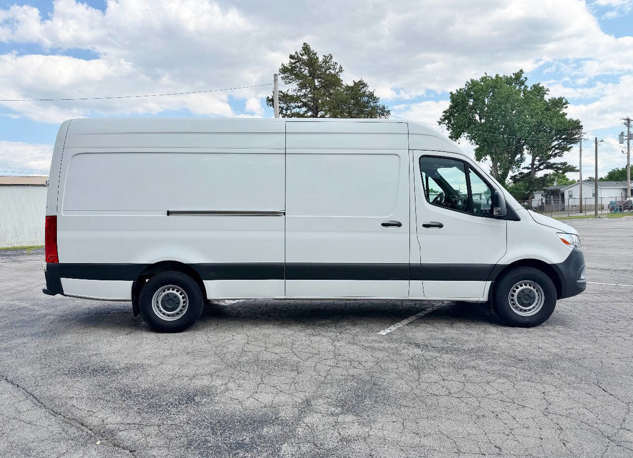 Used 2021 Mercedes-Benz Sprinter 2500 w/ Bench Seat Package image 4