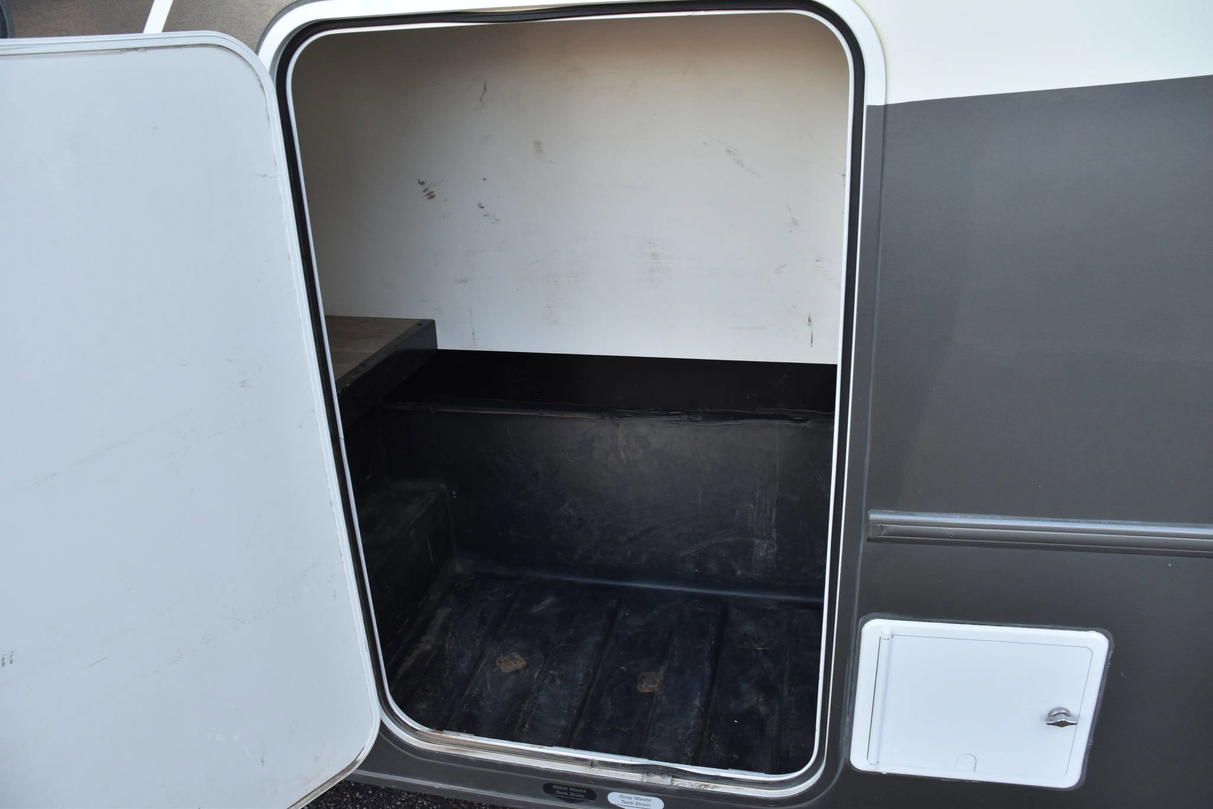 Used 2018 Mercedes-Benz Sprinter 3500 image 47