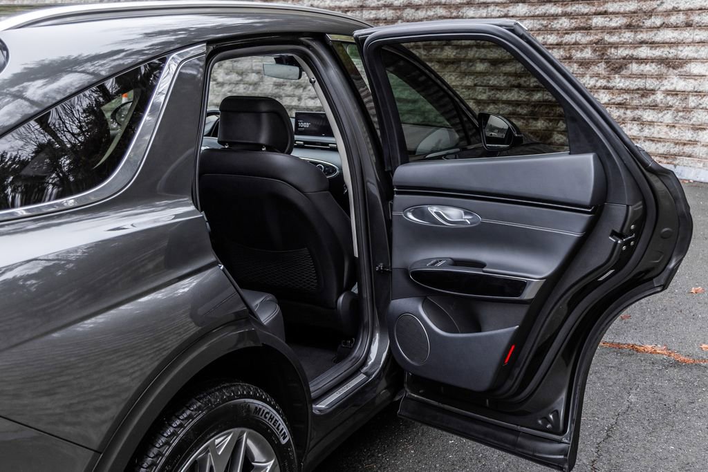 Used 2025 Genesis GV70 2.5T AWD/4WD image 18