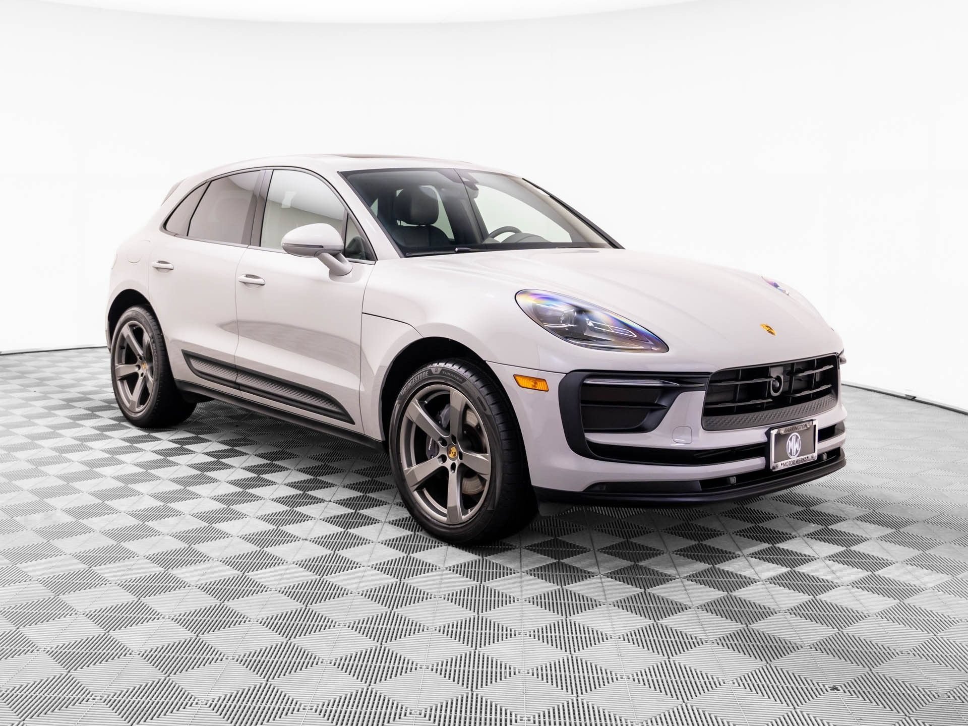 Certified 2023 Porsche Macan AWD/4WD image 8