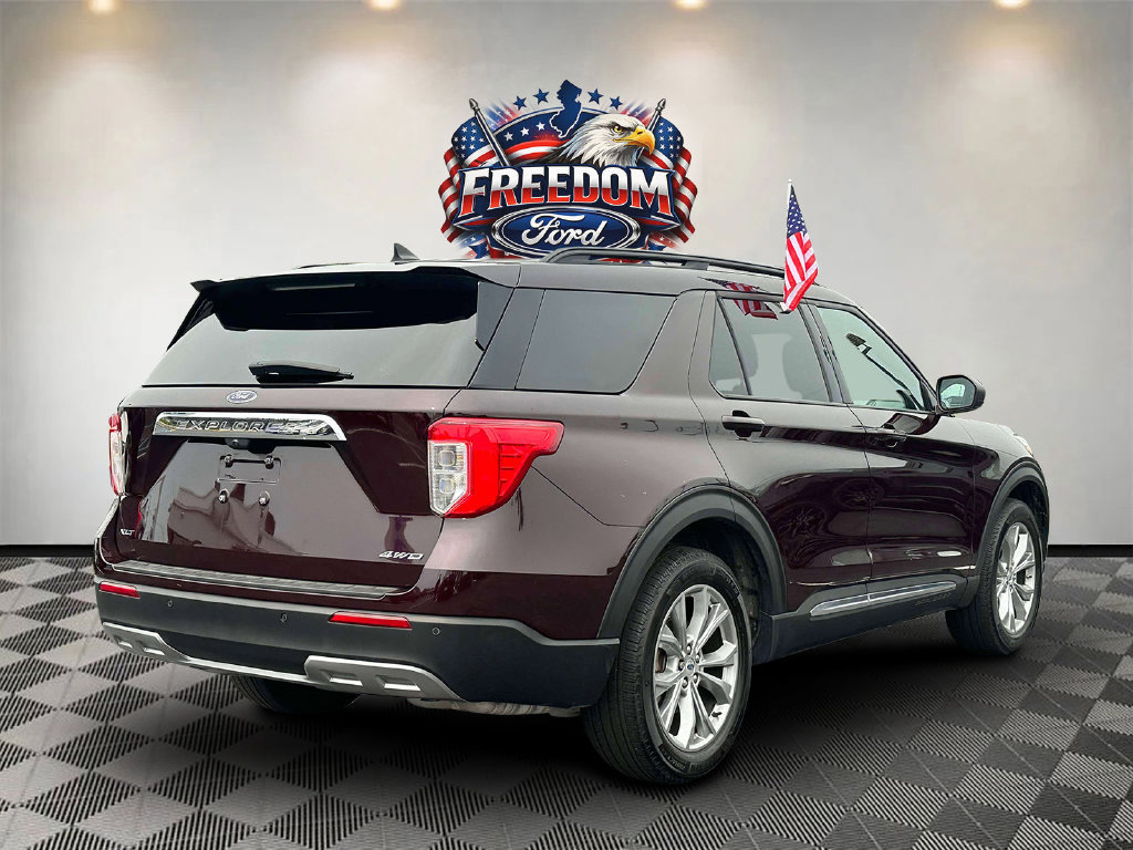 Used 2023 Ford Explorer XLT w/ Equipment Group 202A AWD/4WD image 5