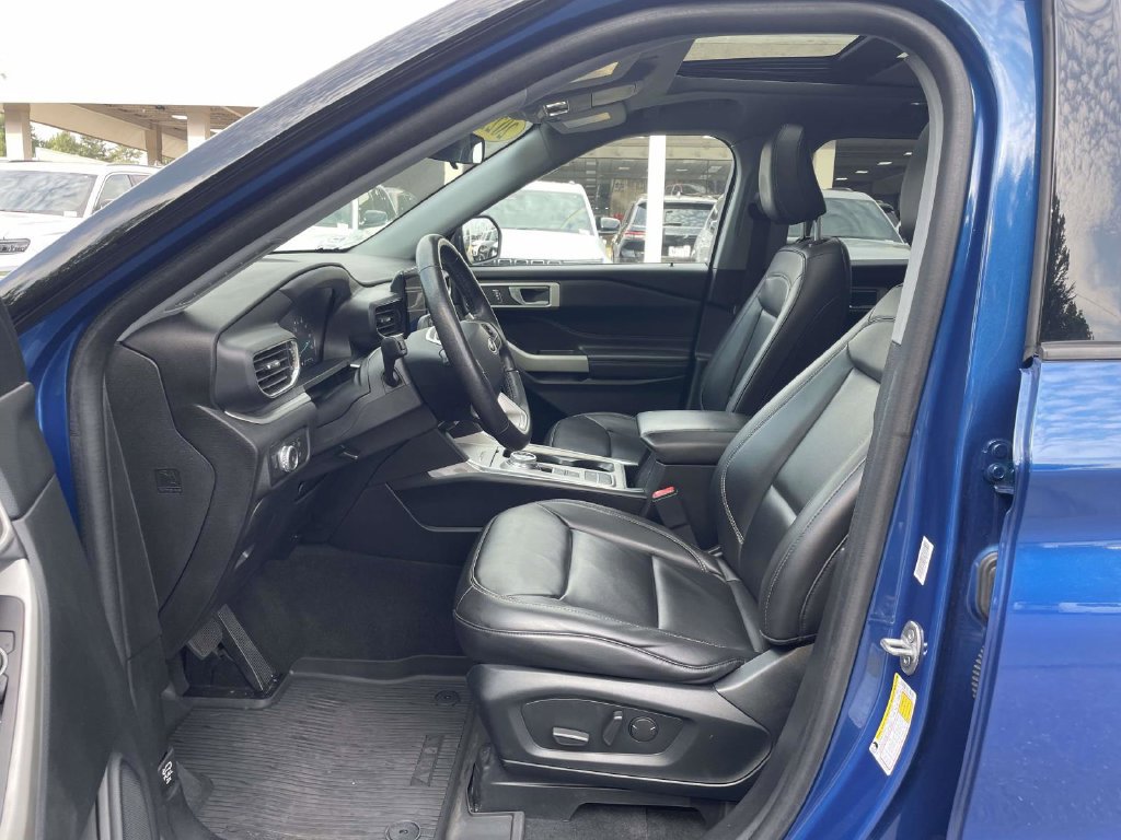Used 2022 Ford Explorer XLT w/ Equipment Group 202A RWD image 27