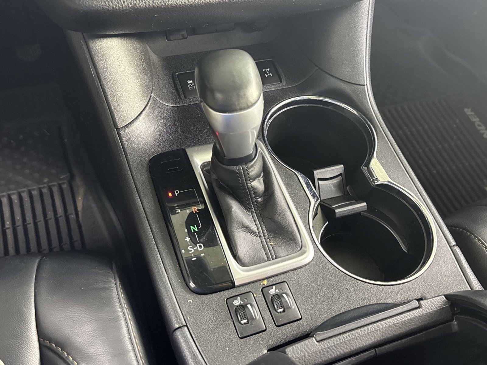 Used 2018 Toyota Highlander XLE AWD/4WD image 34