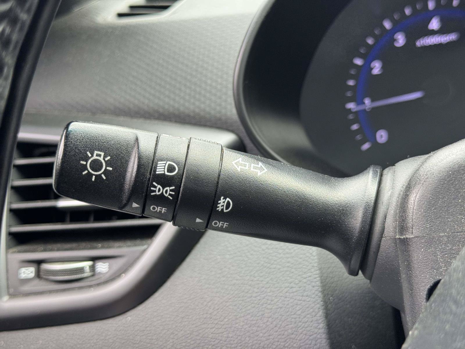 Used 2013 Hyundai Veloster Turbo FWD image 18