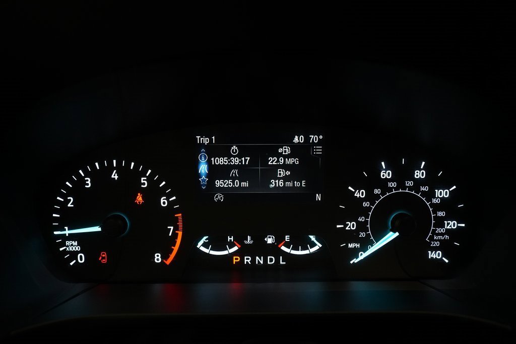 Used 2022 Ford Escape SE w/ Cold Weather Package image 2