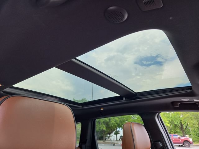 Used 2020 Jeep Grand Cherokee Overland RWD image 19