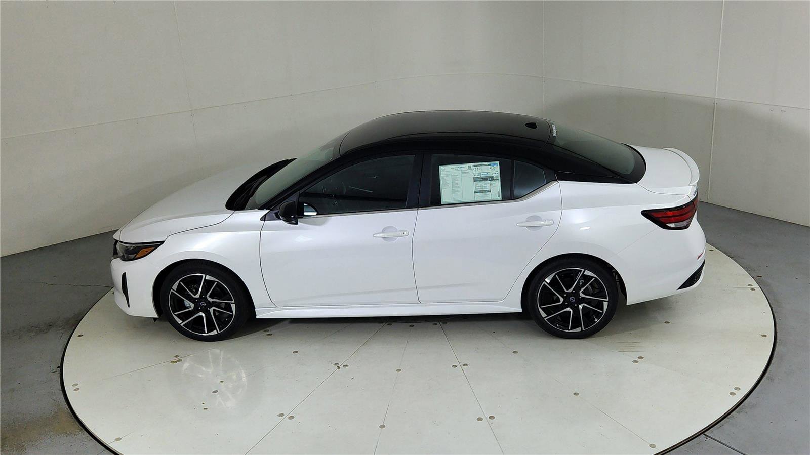 New 2025 Nissan Sentra SR image 38