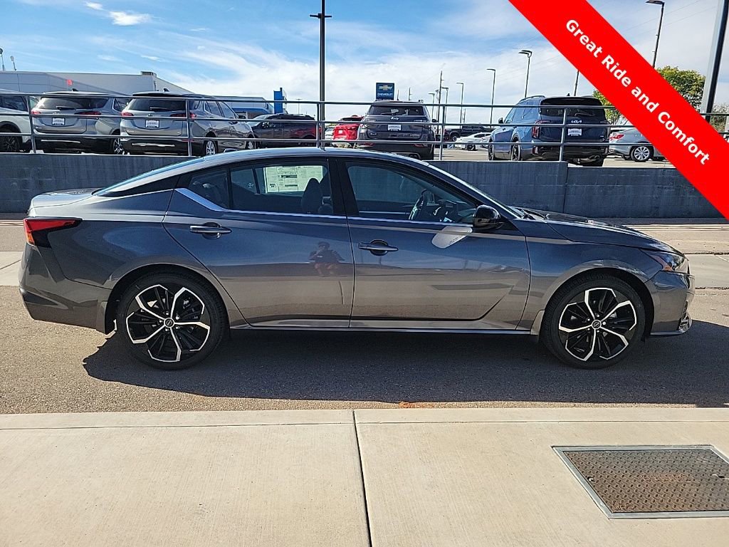 New 2025 Nissan Altima 2.5 SR w/ SR Premium Package FWD image 8