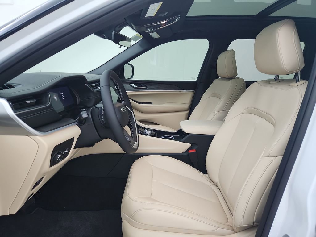 New 2025 Jeep Grand Cherokee Limited image 19