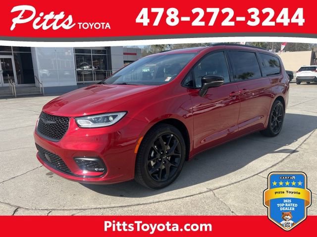 Used 2025 Chrysler Pacifica Limited image 1