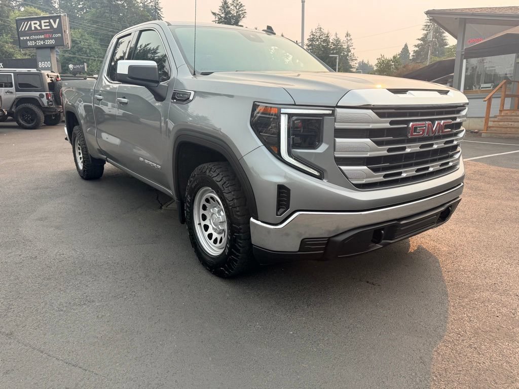Used 2023 GMC Sierra 1500 SLE w/ Enhanced Capability Package AWD/4WD image 7