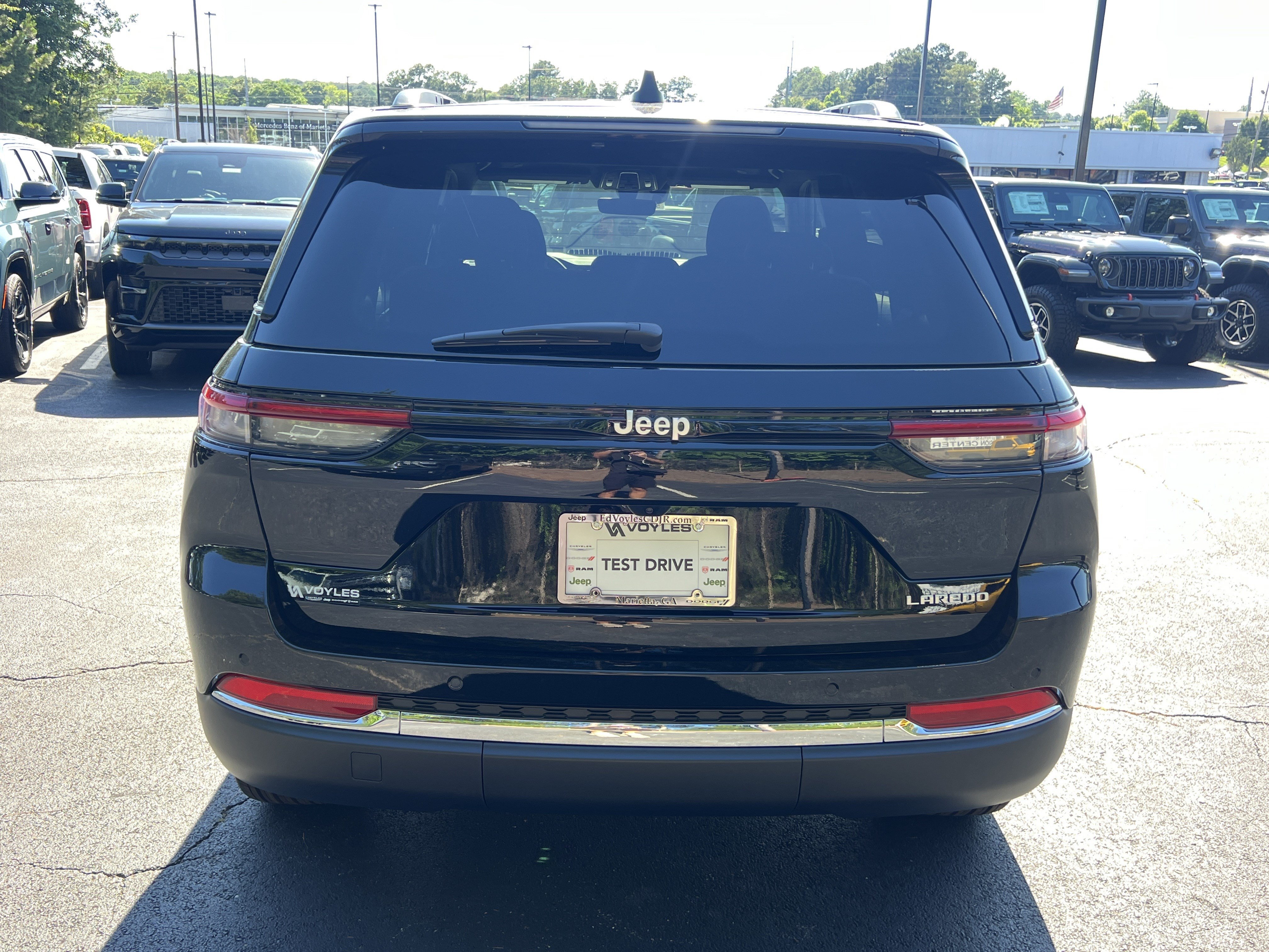 New 2026 Jeep Grand Cherokee Laredo X RWD image 7