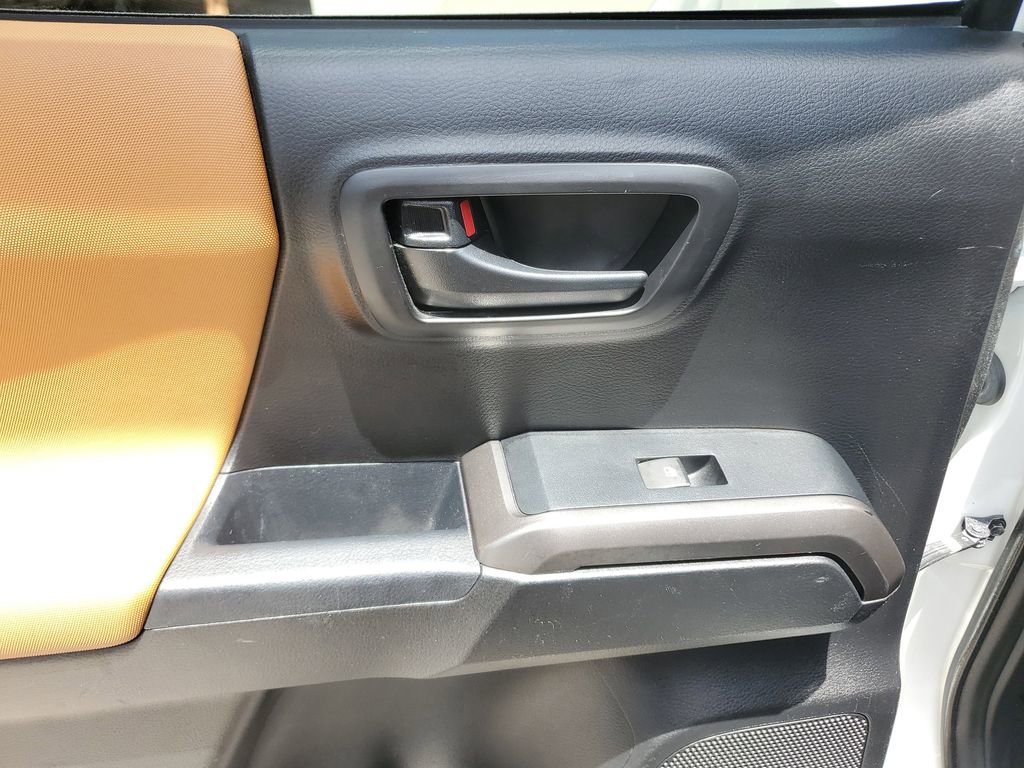Used 2019 Toyota Tacoma SR5 RWD image 16