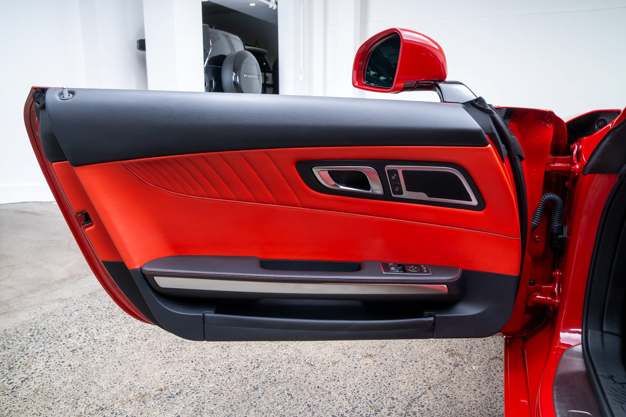 Used 2017 Mercedes-Benz AMG GT S w/ Exclusive Interior Package image 25