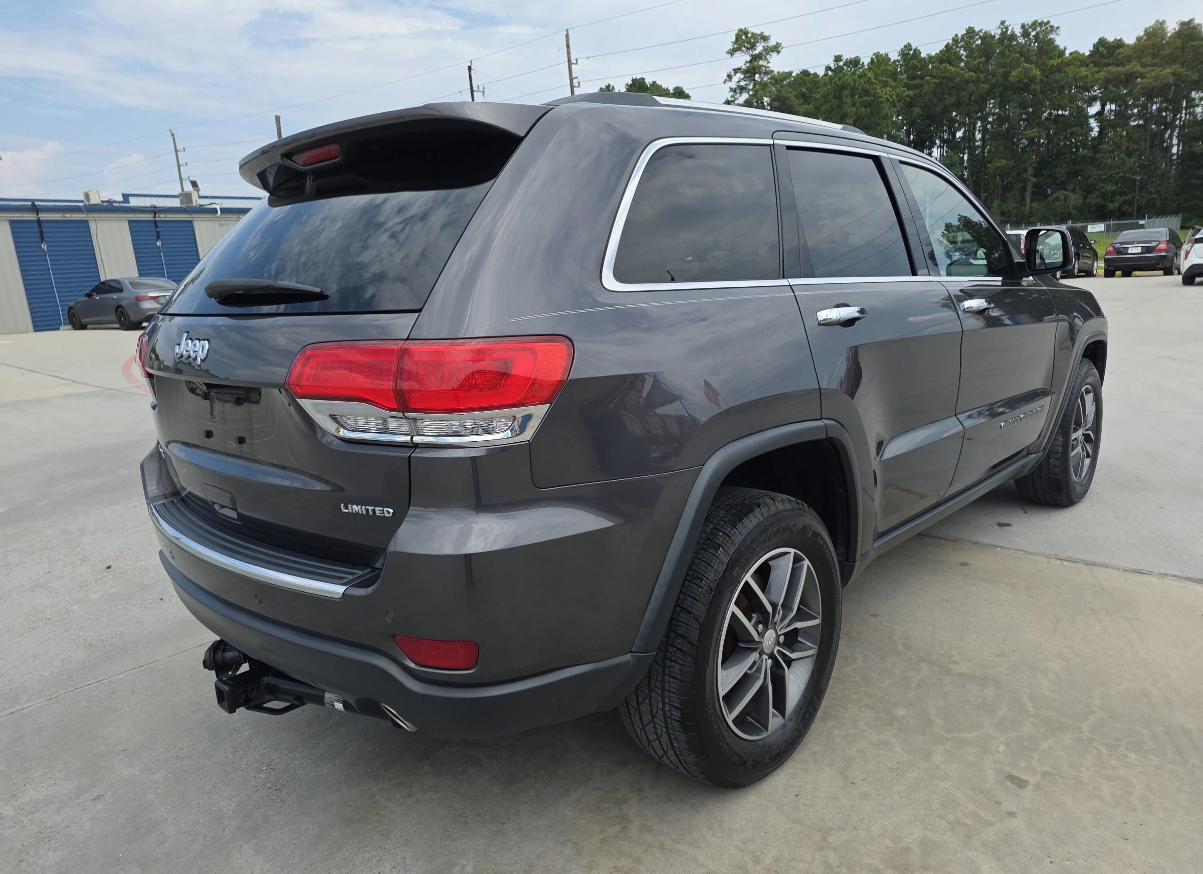Used 2018 Jeep Grand Cherokee Limited image 16