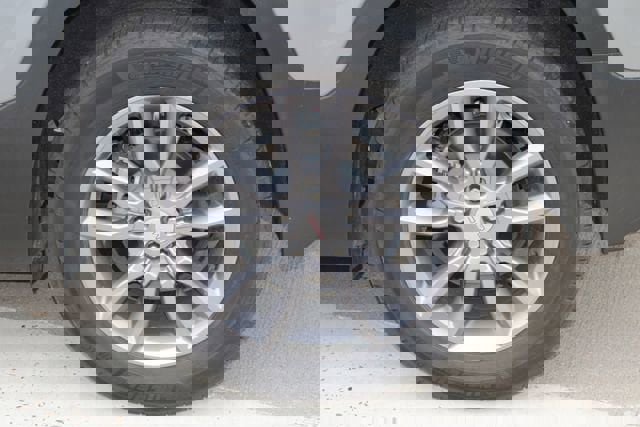 Used 2023 GMC Terrain SLT w/ Tech Package image 29