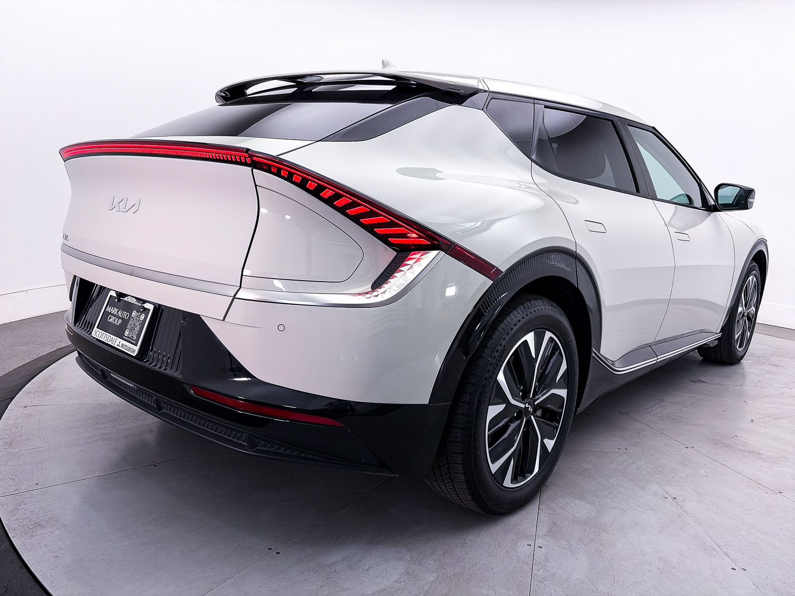 Used 2023 Kia EV6 Wind RWD image 16