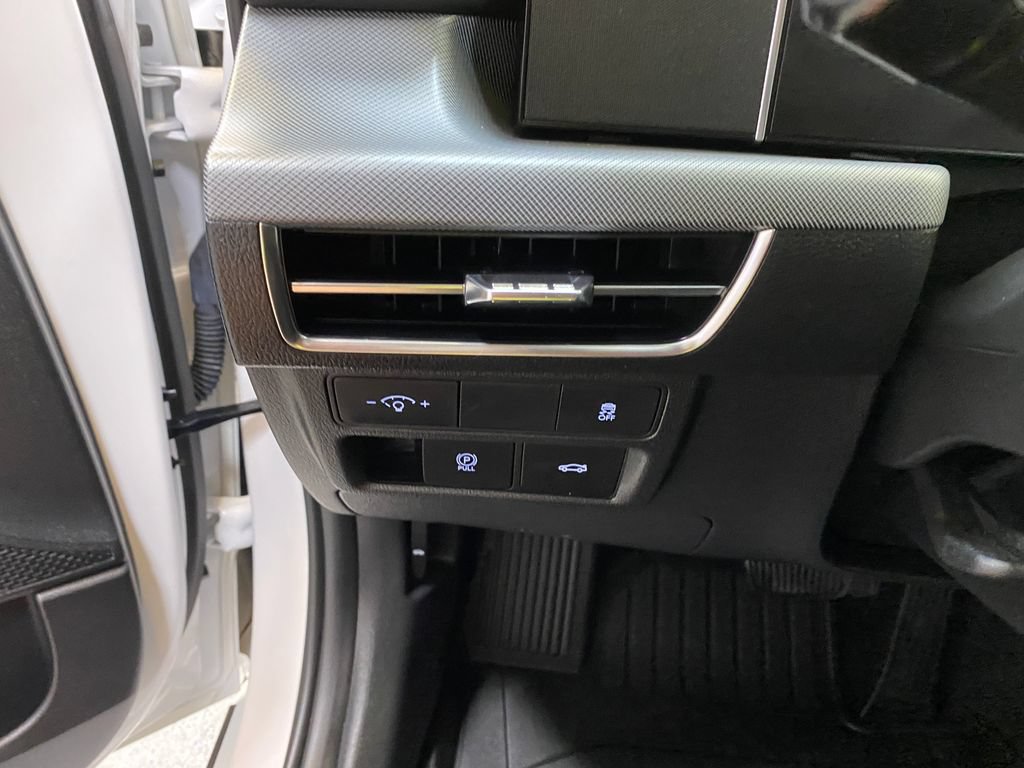 Used 2026 Hyundai Sonata SEL FWD image 32