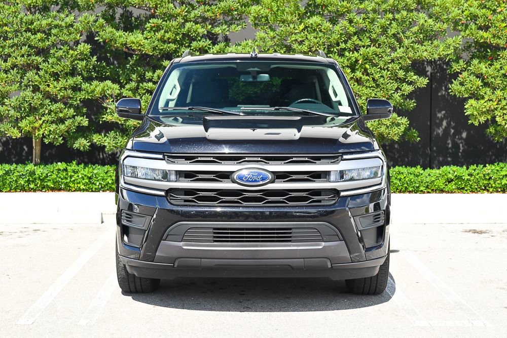 Used 2024 Ford Expedition Max XLT RWD image 2
