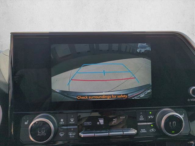 Used 2023 Toyota Highlander XLE FWD image 13