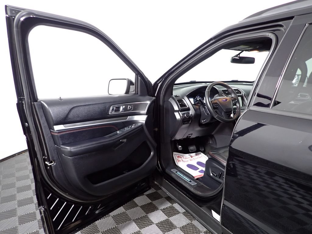 Used 2017 Ford Explorer Sport w/ Equipment Group 401A AWD/4WD image 22