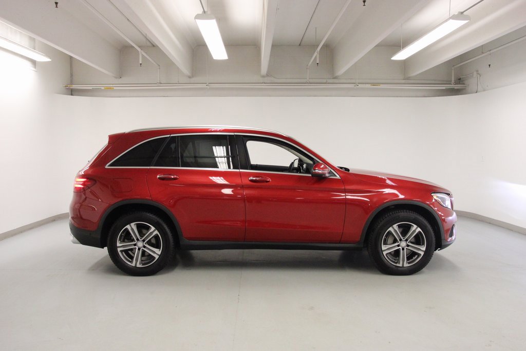 Used 2017 Mercedes-Benz GLC 300 4MATIC image 5