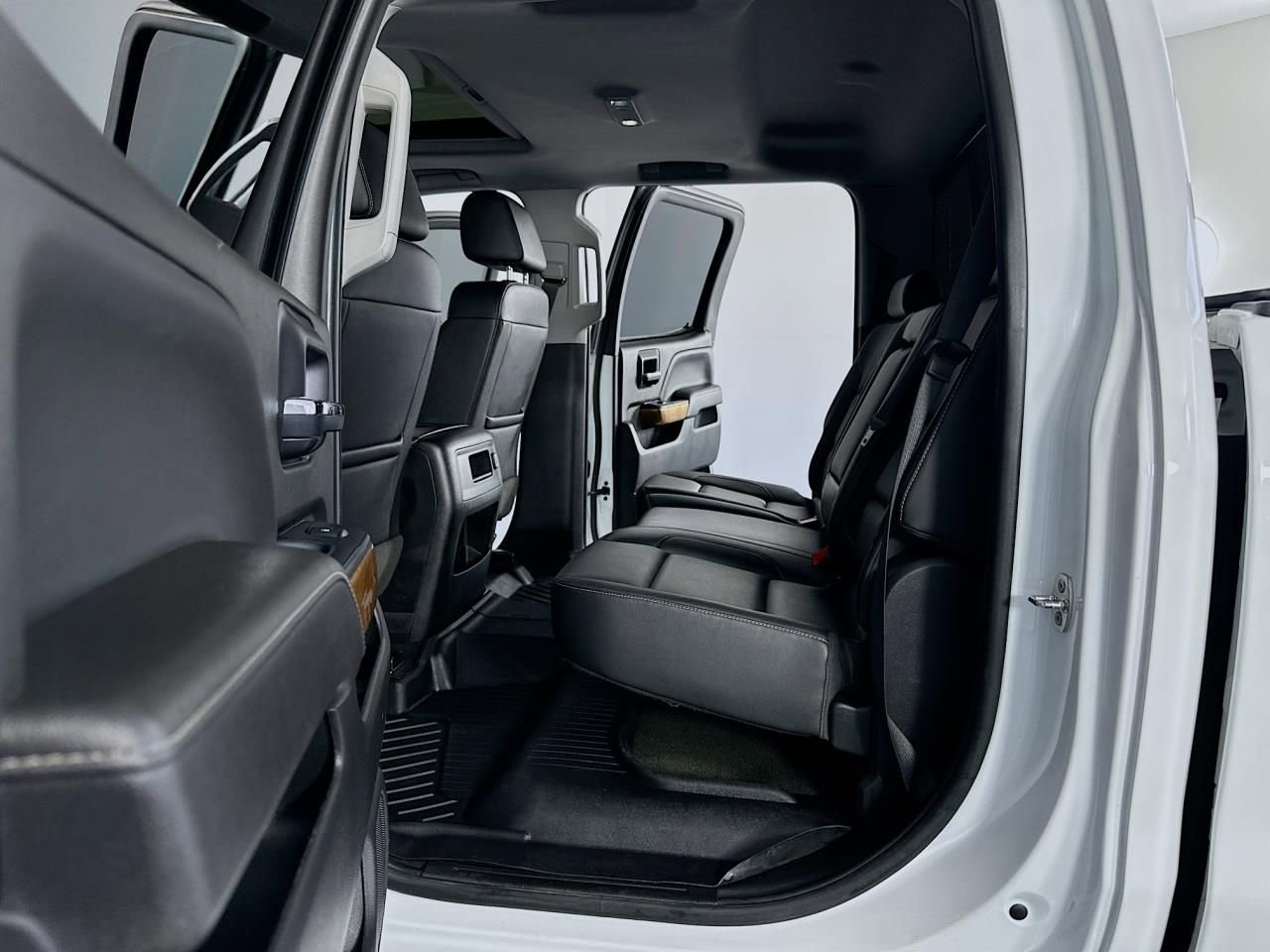 Used 2018 Chevrolet Silverado 2500 LTZ w/ Duramax Plus Package image 34