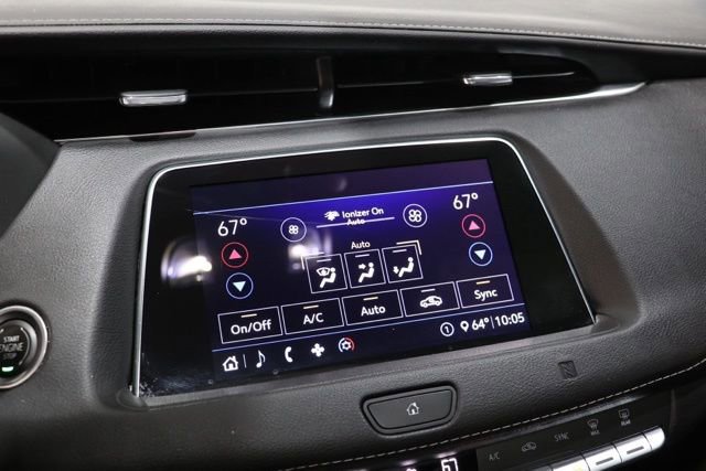 Used 2020 Cadillac XT4 Premium Luxury w/ Technology Package FWD image 25