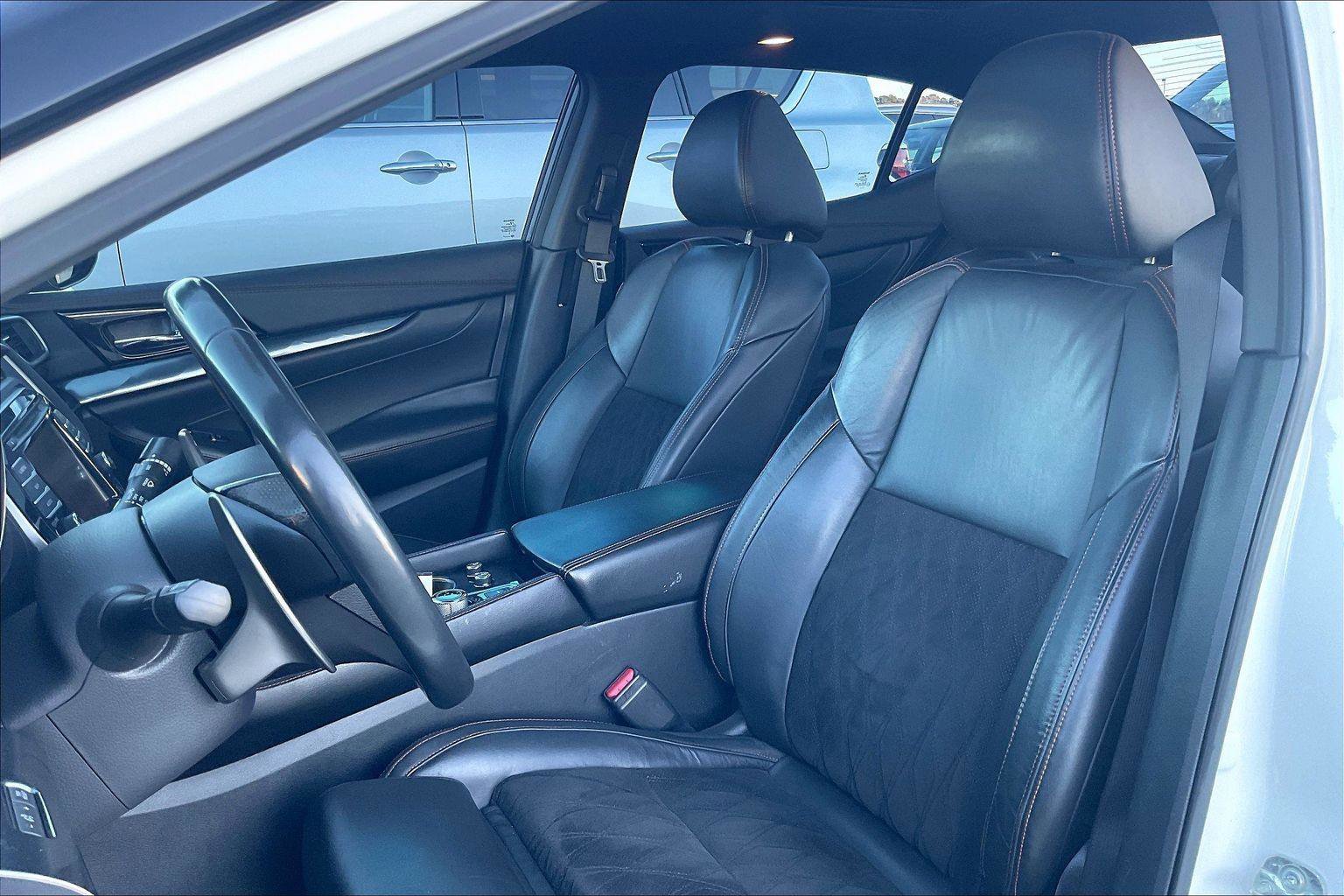 Used 2020 Nissan Maxima SR w/ Sport Mat Group image 8