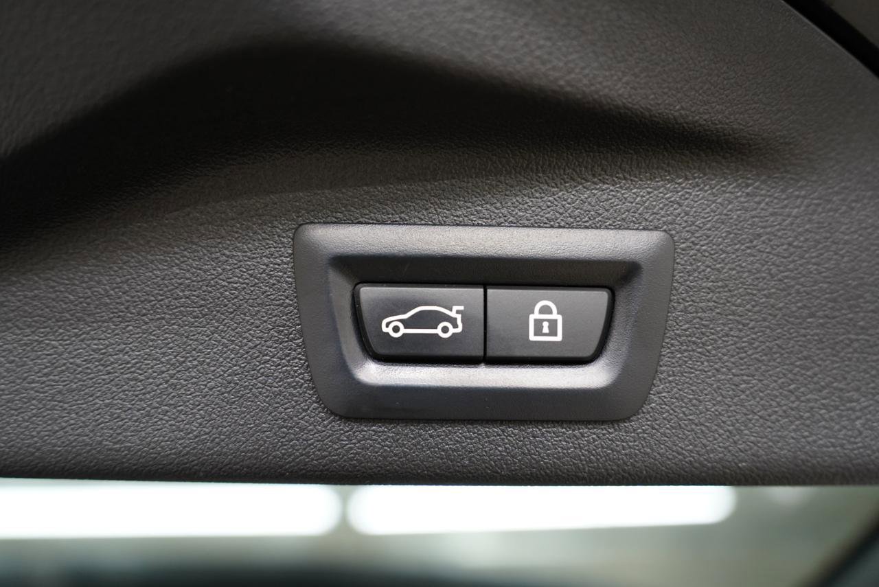 Used 2022 BMW X7 M50i w/ Dynamic Handling Package image 39