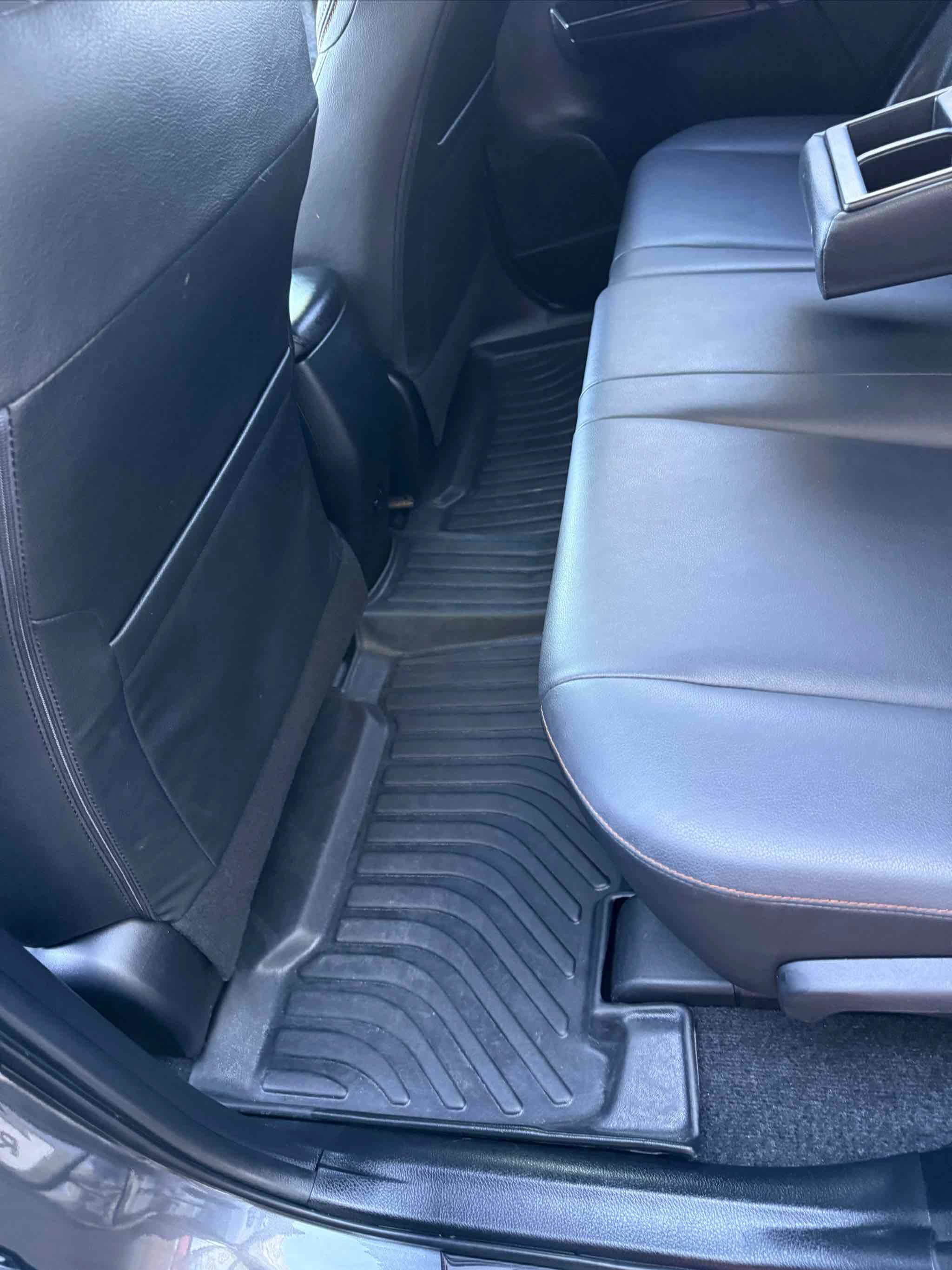 Used 2018 Toyota RAV4 SE w/ All Weather Liner Package FWD image 97