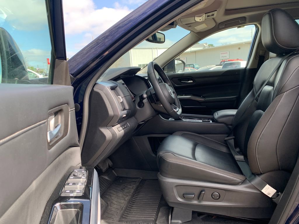 Used 2022 Nissan Pathfinder SL w/ SL Premium Package image 26