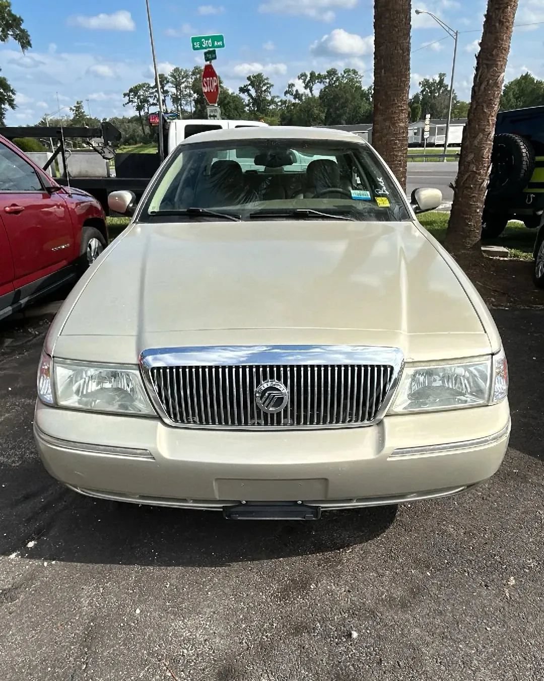 Used 2005 Mercury Grand Marquis LSE RWD image 2