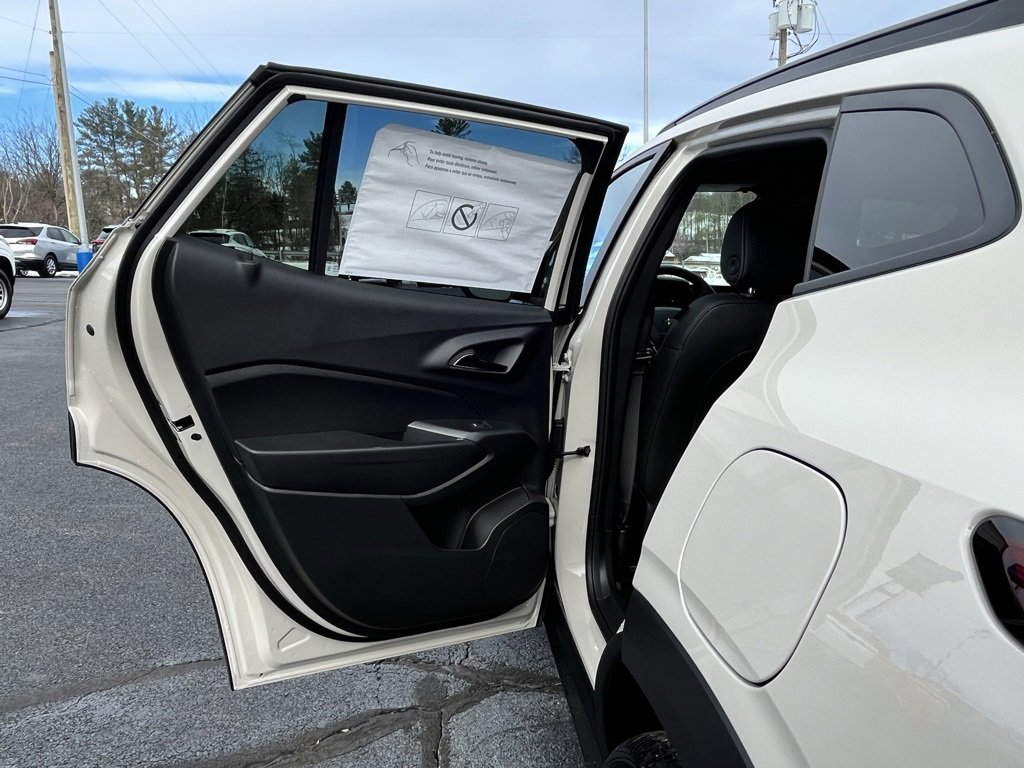 New 2026 Chevrolet Trax RS w/ Sunroof Package image 14