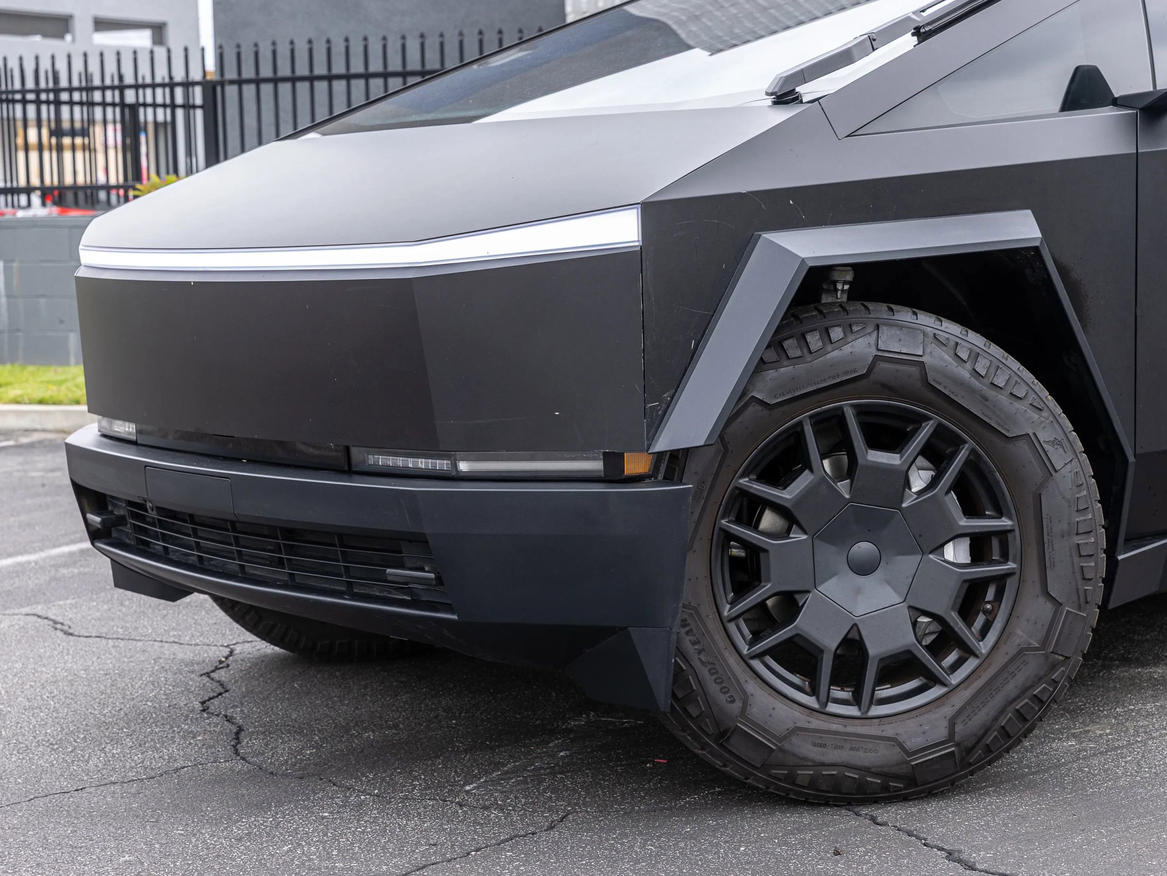 Used 2024 Tesla Cybertruck Cyberbeast AWD/4WD image 30