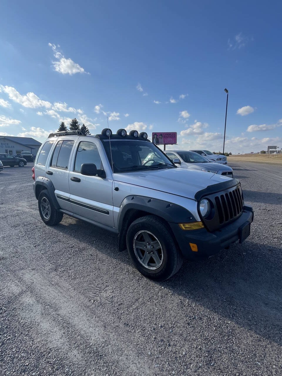 Used 2006 Jeep Liberty Renegade AWD/4WD image 3