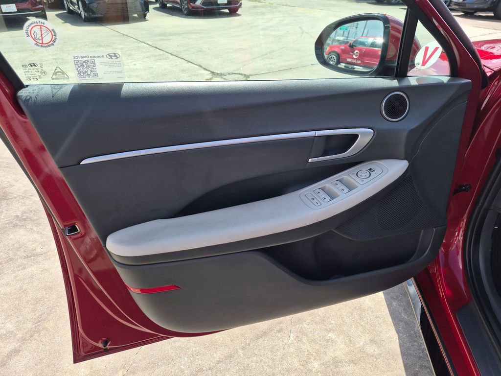 Used 2025 Hyundai Sonata SEL FWD image 9