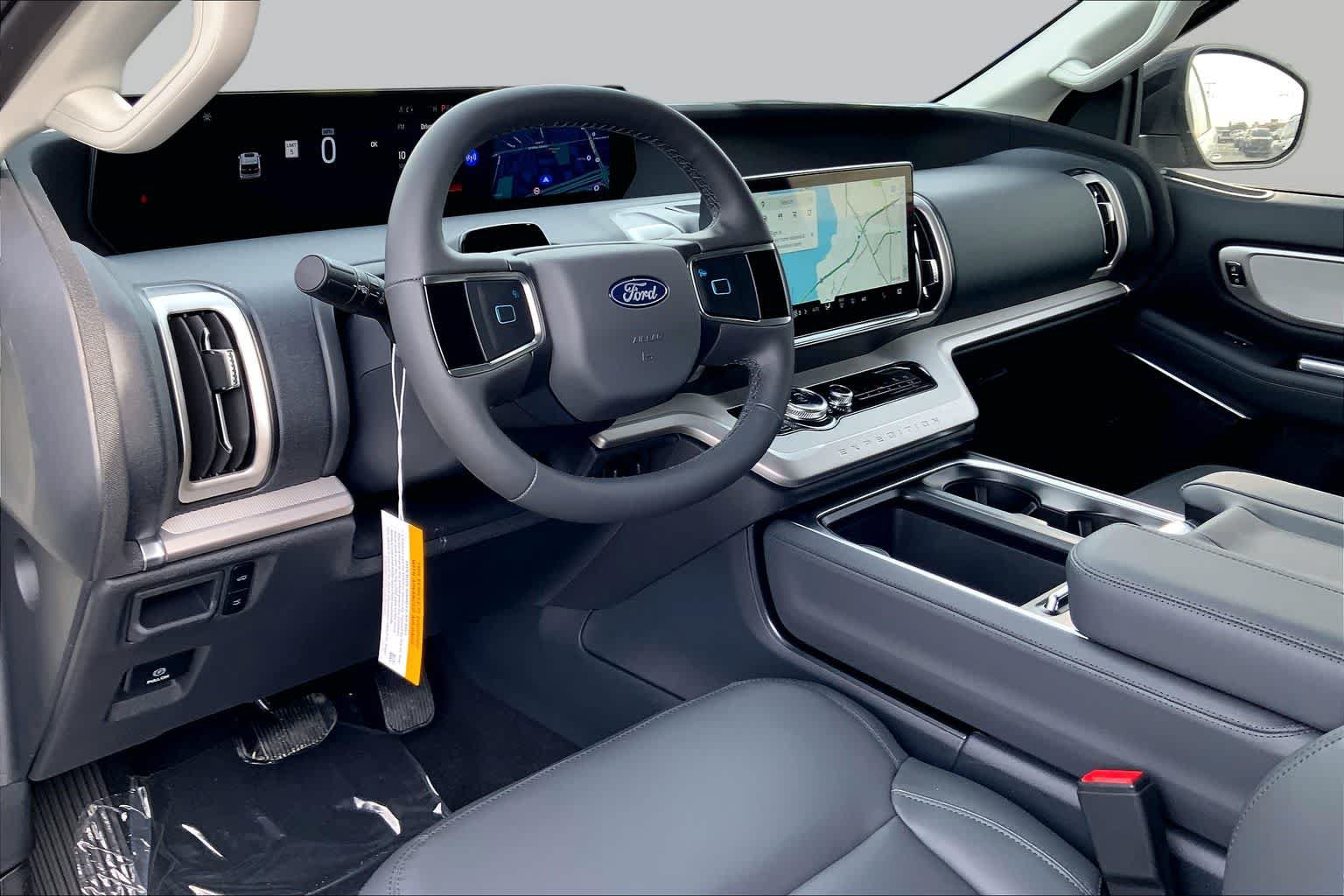 Used 2026 Ford Expedition Active RWD image 6