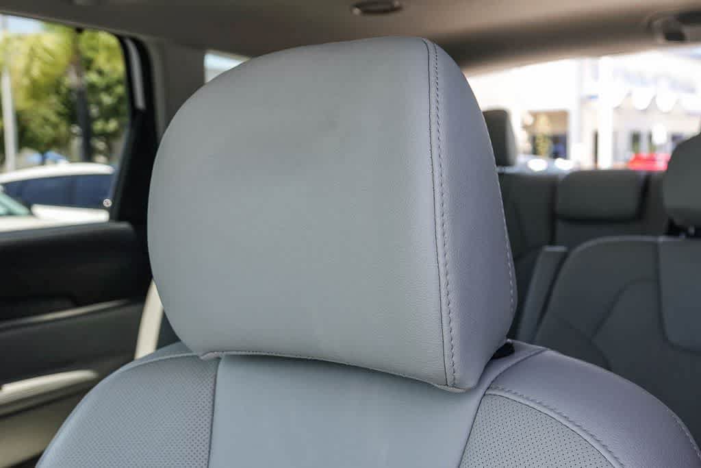 Certified 2024 Kia Telluride EX w/ EX Captain's Chair Package AWD/4WD image 24