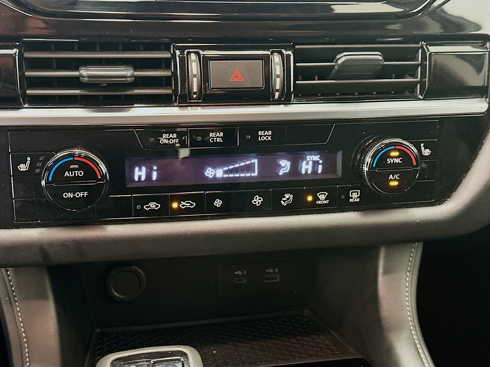 Used 2025 Nissan Pathfinder SV image 24