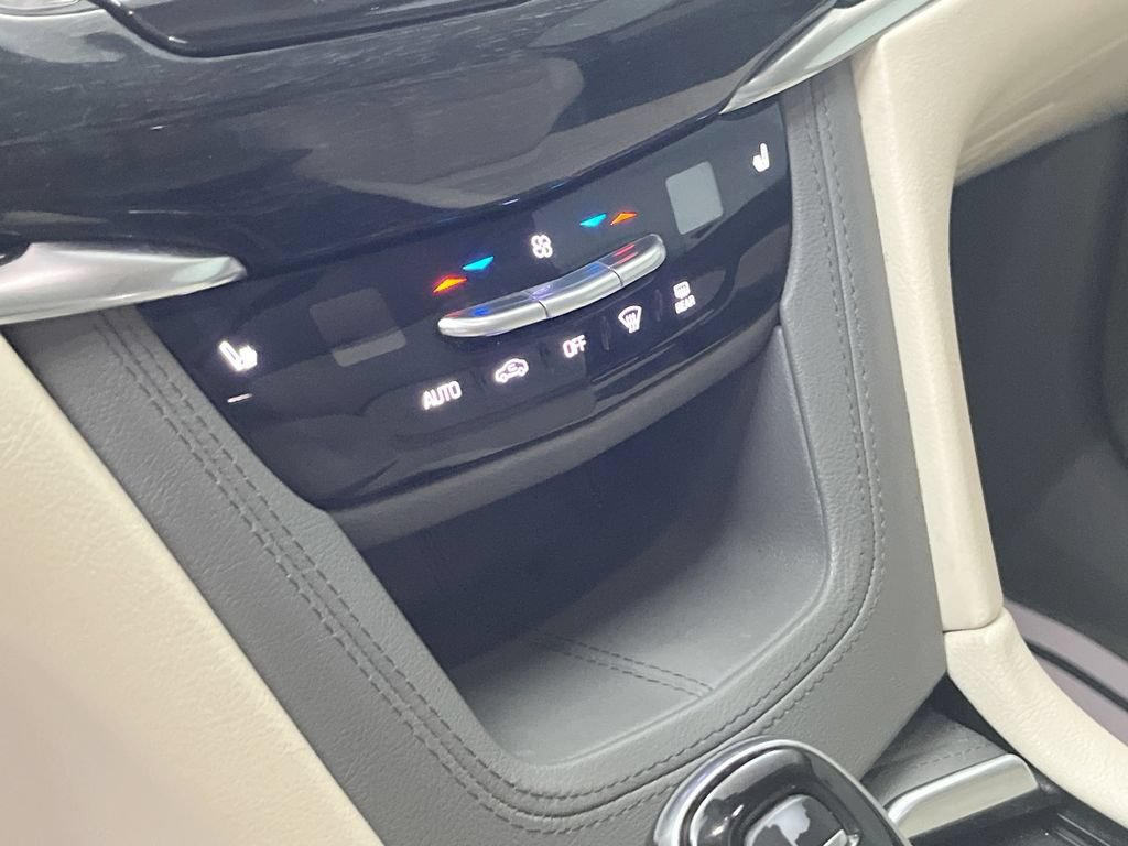 Used 2020 Cadillac XT6 Premium Luxury FWD image 20